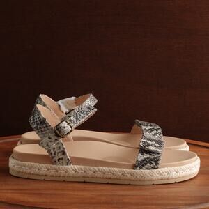 Abeo Sandals Womens Size 7.5 Snake Print Isle Strap Leather Flat Comfort Shoes